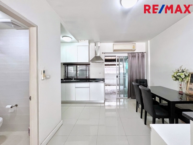 ขายทาวน์โฮม 3 ชั้น โครงการ Town Avenue พระราม 9 (กรุงเทพกรีฑา ซอย 7) ใกล้โรงเรียนนานาชาติเวลลิงตัน และ โรงเรียนนานาชาติไบรท์ตัน คอลเลจ