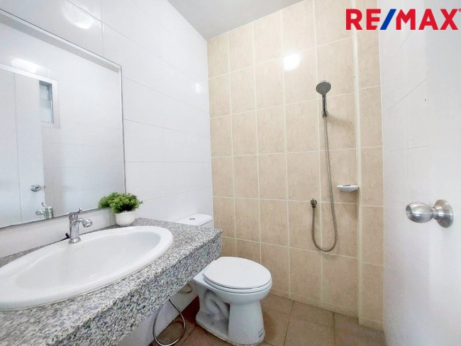 ทาวน์โฮมหลังมุม 2 ชั้น – โครงการเทอเรสพาร์ค เพชรเกษม–สาย 4 (บ้านสวยพร้อมอยู่)