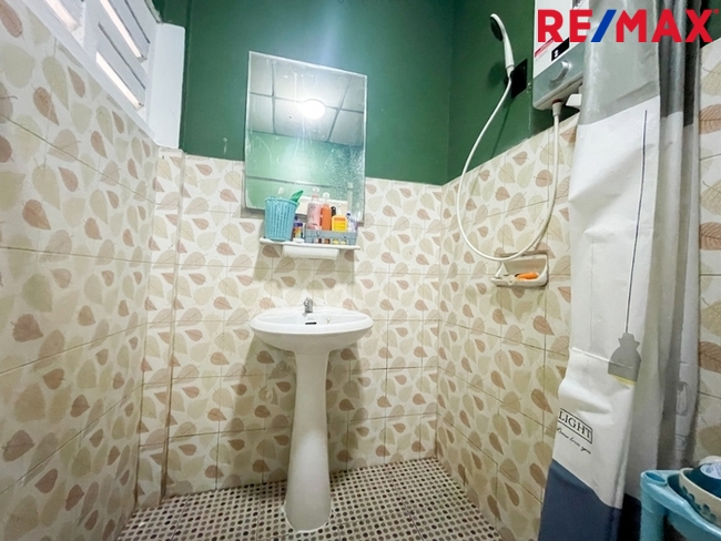 หมู่บ้านปั้นทอง 3 ซอยลาดปลาเค้า 78 ใกล้ตลาดลาดปลาเค้า ใกล้รถไฟฟ้าสถานีลาดปลาเค้า (สายสีชมพู)