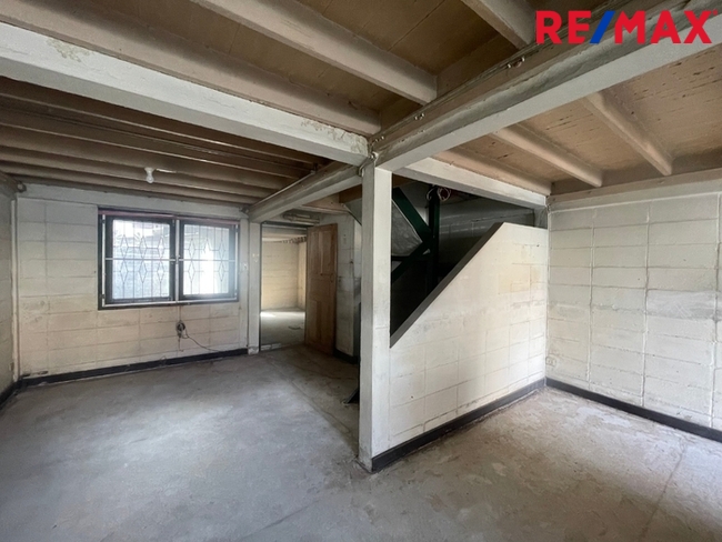 โครงการเคหะชุมชนรามอินทรา กม.4 บ้าน 2 ชั้น เนื้อที่ 22.6 ตร.ว. ติดรถไฟฟ้าสายสีชมพู สถานีมัยลาภ จากหมู่บ้านเพียง 50 เมตร ตรงข้ามหมู่บ้าน มี ศูนย์การค้า East Park