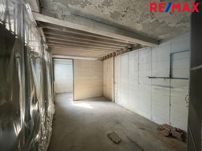 โครงการเคหะชุมชนรามอินทรา กม.4 บ้าน 2 ชั้น เนื้อที่ 22.6 ตร.ว. ติดรถไฟฟ้าสายสีชมพู สถานีมัยลาภ จากหมู่บ้านเพียง 50 เมตร ตรงข้ามหมู่บ้าน มี ศูนย์การค้า East Park