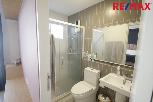 ทาวน์โฮมวิลลาจจิโอสุขสวัสดิ์ ประชาอุทิศ90 โครงการแลนด์แอนด์เอ้าส์ บ้านพร้อมอยู่ ตกแต่งเฟอร์แถมแอร์ 21.4วา ต้นโครงการ ใกล้ทางด่วนสุขสวัสดิ์ บางพลี เดินทางสะดวก