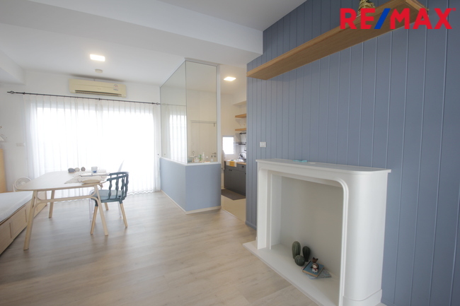 ทาวน์โฮมวิลลาจจิโอสุขสวัสดิ์ ประชาอุทิศ90 โครงการแลนด์แอนด์เอ้าส์ บ้านพร้อมอยู่ ตกแต่งเฟอร์แถมแอร์ 21.4วา ต้นโครงการ ใกล้ทางด่วนสุขสวัสดิ์ บางพลี เดินทางสะดวก