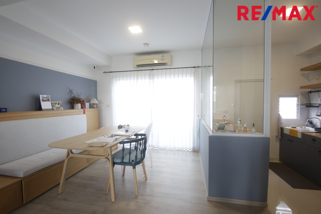 ทาวน์โฮมวิลลาจจิโอสุขสวัสดิ์ ประชาอุทิศ90 โครงการแลนด์แอนด์เอ้าส์ บ้านพร้อมอยู่ ตกแต่งเฟอร์แถมแอร์ 21.4วา ต้นโครงการ ใกล้ทางด่วนสุขสวัสดิ์ บางพลี เดินทางสะดวก