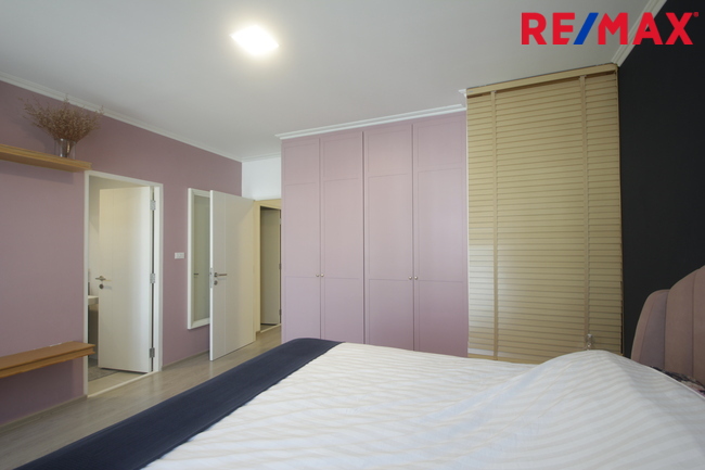 ทาวน์โฮมวิลลาจจิโอสุขสวัสดิ์ ประชาอุทิศ90 โครงการแลนด์แอนด์เอ้าส์ บ้านพร้อมอยู่ ตกแต่งเฟอร์แถมแอร์ 21.4วา ต้นโครงการ ใกล้ทางด่วนสุขสวัสดิ์ บางพลี เดินทางสะดวก