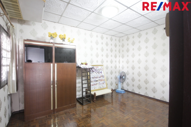 ทาวน์โฮมพาราไดซ์วิลล่า จรัญสนิทวงศ์5 ใกล้รถไฟฟ้าท่าพระ BTSจรัญ13 เดอะมอลล์ท่าพระ บ้านพร้อมอยู่ ตกแต่งแล้ว 3ชั้น 27วา เฟอร์บิวท์อิน เดินทางสะดวก ราคาเจรจาได้