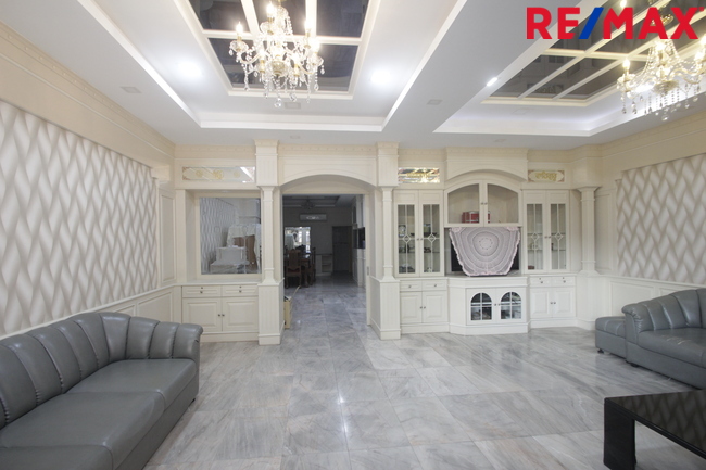 ทาวน์โฮมพาราไดซ์วิลล่า จรัญสนิทวงศ์5 ใกล้รถไฟฟ้าท่าพระ BTSจรัญ13 เดอะมอลล์ท่าพระ บ้านพร้อมอยู่ ตกแต่งแล้ว 3ชั้น 27วา เฟอร์บิวท์อิน เดินทางสะดวก ราคาเจรจาได้