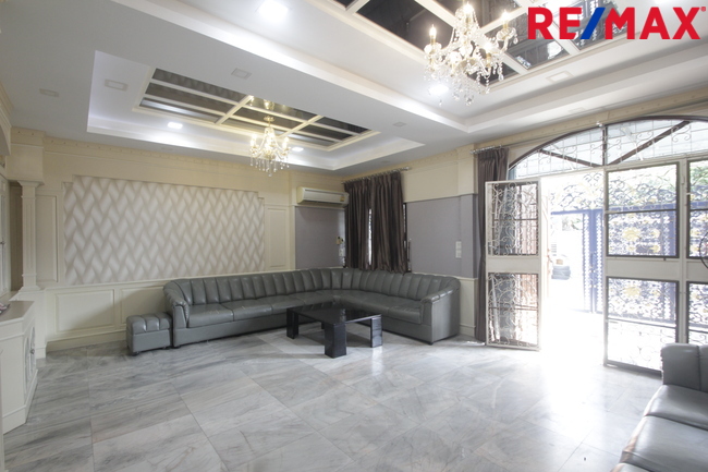 ทาวน์โฮมพาราไดซ์วิลล่า จรัญสนิทวงศ์5 ใกล้รถไฟฟ้าท่าพระ BTSจรัญ13 เดอะมอลล์ท่าพระ บ้านพร้อมอยู่ ตกแต่งแล้ว 3ชั้น 27วา เฟอร์บิวท์อิน เดินทางสะดวก ราคาเจรจาได้