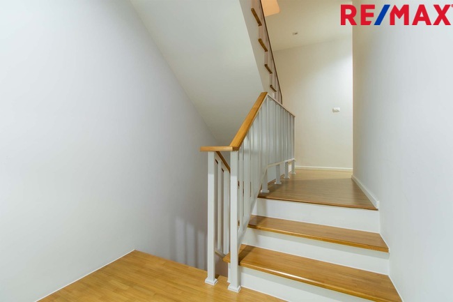 ขายบ้านกลางเมือง สาทร – สุขสวัสดิ์ ทาวน์โฮม 3 ชั้น ในซอยสุขสวัสดิ์ 39 ถูกสุดในโครงการ วิวสะพานภูมิพล