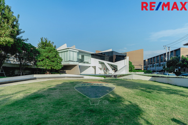 ขายบ้านกลางเมือง สาทร – สุขสวัสดิ์ ทาวน์โฮม 3 ชั้น ในซอยสุขสวัสดิ์ 39 ถูกสุดในโครงการ วิวสะพานภูมิพล