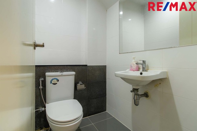 ขายบ้านกลางเมือง สาทร – สุขสวัสดิ์ ทาวน์โฮม 3 ชั้น ในซอยสุขสวัสดิ์ 39 ถูกสุดในโครงการ วิวสะพานภูมิพล