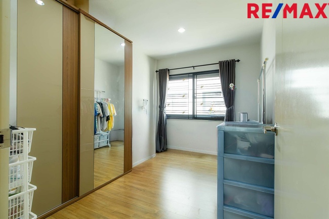 ขายบ้านกลางเมือง สาทร – สุขสวัสดิ์ ทาวน์โฮม 3 ชั้น ในซอยสุขสวัสดิ์ 39 ถูกสุดในโครงการ วิวสะพานภูมิพล