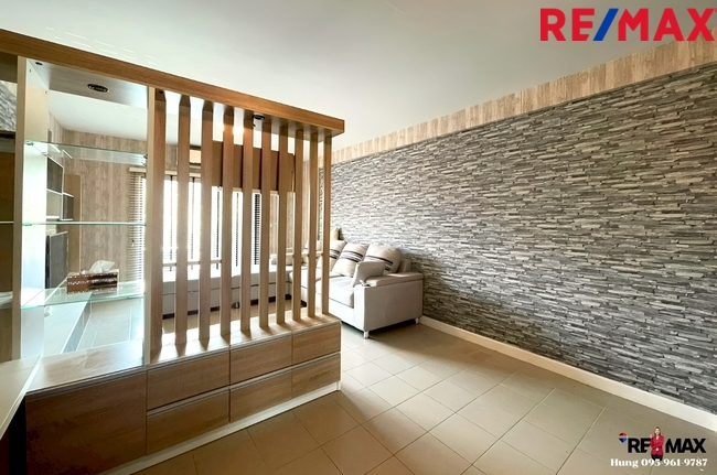 ขาย ทาวน์โฮม 3.5 ชั้น 2 คูหา ถ.เพชรเกษม 81 โครงการ Siri Avenue Phetkasem 81 (สิริ อเวนิว เพชรเกษม 81) ราคาขาย 10.95 Mb. / เช่า 60,000 บาทต่อเดือน สัญญา 1 ปีขึ้นไป มัดจำ 3 เดือน