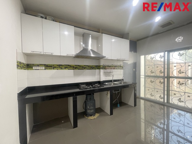 ขายทาวน์เฮ้าส์ หลังมุม แบริ่ง 58 หมู่บ้านศุภาลัย วิลล์ แบริ่ง Supalai Ville Bearingสุขุมวิท บางนา อ่อนนุช สุวรรณภูมิ BTS สายสีเขียวและสายสีเหลือง ใกล้โรงเรียนเซนต์โยเซฟ โรงเรียนนานาชาติและสนามบินสุวรรณภูมิ