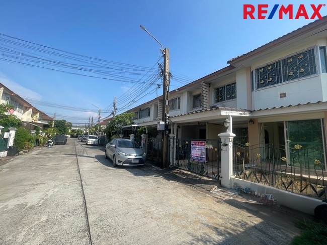 ขายทาวน์เฮ้าส์ หลังมุม แบริ่ง 58 หมู่บ้านศุภาลัย วิลล์ แบริ่ง Supalai Ville Bearingสุขุมวิท บางนา อ่อนนุช สุวรรณภูมิ BTS สายสีเขียวและสายสีเหลือง ใกล้โรงเรียนเซนต์โยเซฟ โรงเรียนนานาชาติและสนามบินสุวรรณภูมิ