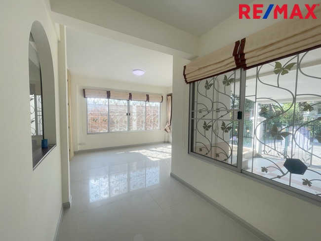 ขายทาวน์เฮ้าส์ หลังมุม แบริ่ง 58 หมู่บ้านศุภาลัย วิลล์ แบริ่ง Supalai Ville Bearingสุขุมวิท บางนา อ่อนนุช สุวรรณภูมิ BTS สายสีเขียวและสายสีเหลือง ใกล้โรงเรียนเซนต์โยเซฟ โรงเรียนนานาชาติและสนามบินสุวรรณภูมิ