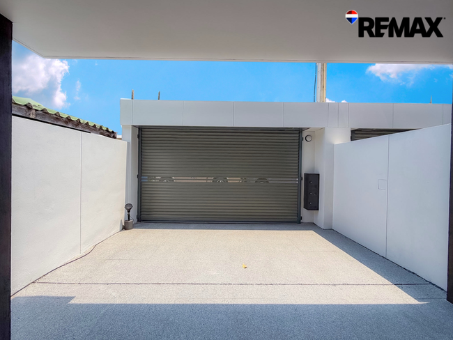 ทาวน์โฮมหรู 3.5 ชั้น The Cabinet 29 (เดอะ คาบิเน็ต ทเวนตีไนน์) ถนนประเสริฐมนูกิจ-รามอินทรา - เกษตร-นวมินทร์ พื้นที่ใช้สอยกว่า 250 ตร.ม.