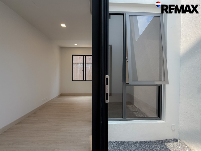 ทาวน์โฮมหรู 3.5 ชั้น The Cabinet 29 (เดอะ คาบิเน็ต ทเวนตีไนน์) ถนนประเสริฐมนูกิจ-รามอินทรา - เกษตร-นวมินทร์ พื้นที่ใช้สอยกว่า 250 ตร.ม.