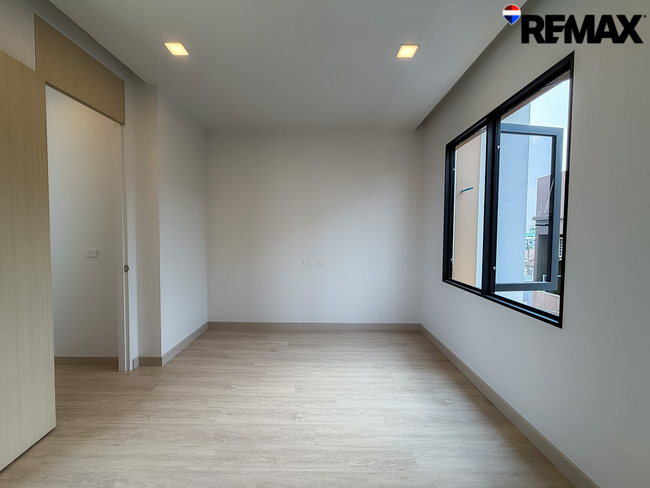 ทาวน์โฮมหรู 3.5 ชั้น The Cabinet 29 (เดอะ คาบิเน็ต ทเวนตีไนน์) ถนนประเสริฐมนูกิจ-รามอินทรา - เกษตร-นวมินทร์ พื้นที่ใช้สอยกว่า 250 ตร.ม.