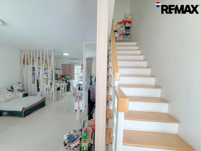 โครงการพลีโน่ วงแหวน-รามอินทรา ใกล้สำนักงานเขตคลองสามวา หน้าบ้านไม่ชนกับใคร ติดถนนเลียบคลองสอง