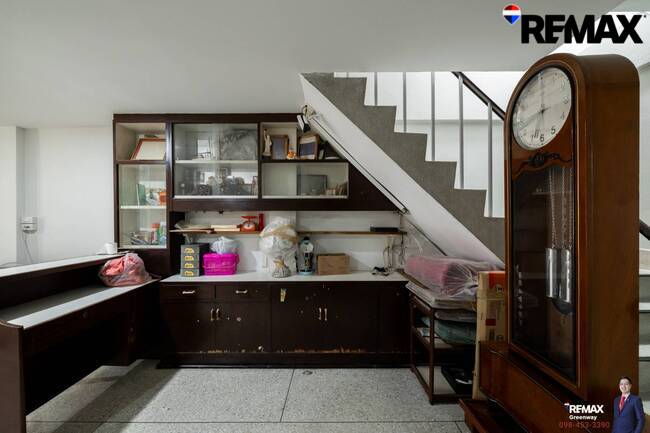 [บ้านสุขุมวิท @ EMDistrict โครต Rare!! แปลงใหญ่ 34 ตร.วา] (สุขุมวิท 31 ) หน้ากว้าง 5.4 เมตร TownHouse เรียกว่าอยู่โซน EMDistrict ได้เลย และเป็นหลังใหญ่ 4 ชั้น ที่จอดรถ 2 คันได้แบบหลวมๆ