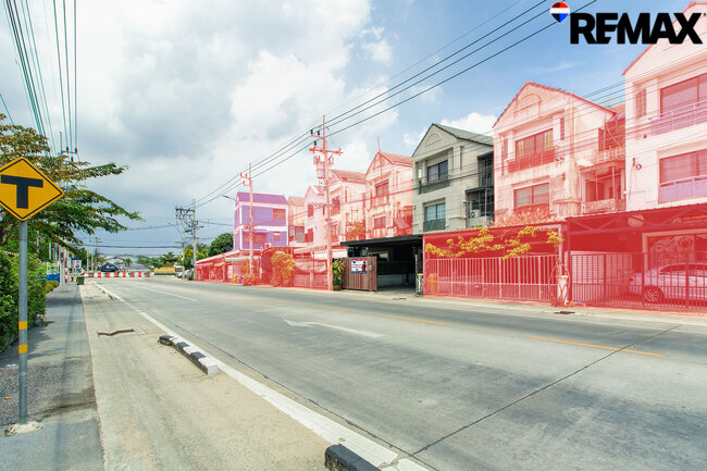 ขายทาวน์โฮม ติดถนนศาลาธรรมสพน์ ทวีวัฒนา-พุทธมณฑลสาย 2 ทำเลดี พร้อมตกแต่งชั้นล่าง