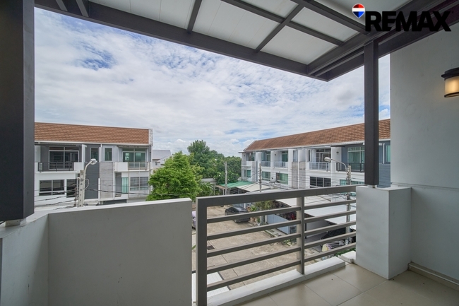ขายบ้านพุทธบูชา36 บ้านใหม่1พุทธบูชา(หลังมุม) สภาพดี พื้นที่ดินใหญ่กว่า ติดอู่รถเมย์สาย75