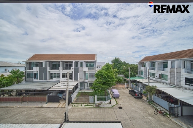 ขายบ้านพุทธบูชา36 บ้านใหม่1พุทธบูชา(หลังมุม) สภาพดี พื้นที่ดินใหญ่กว่า ติดอู่รถเมย์สาย75