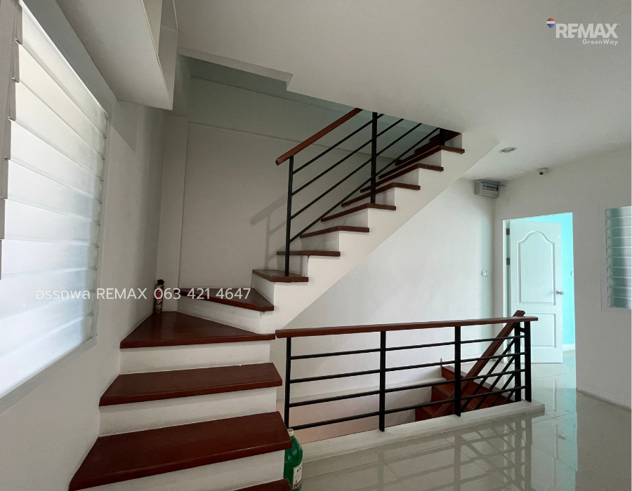 ขายตึก3ชั้น ห้องมุม เทพารักษ์ (ทวีทอง 2) – พื้นที่เหมาะโฮมออฟฟิศ สตูดิโอ สต็อกสินค้า(มีที่จอดรถ)