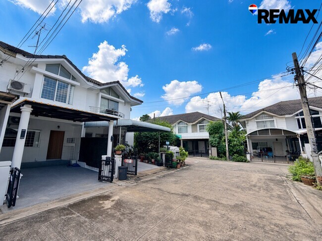 ขายทาวน์โฮม รีโนเวทใหม่ ศุภาลัยวิลล์ รัตนาธิเบศร์ 3 ห้องนอน 2.29 ล้านบาท