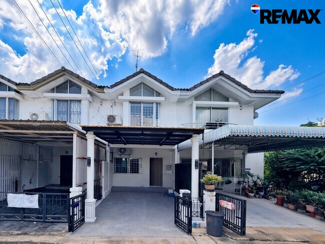 ขายทาวน์โฮม รีโนเวทใหม่ ศุภาลัยวิลล์ รัตนาธิเบศร์ 3 ห้องนอน 2.29 ล้านบาท