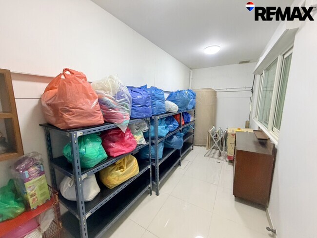 ขายด่วน! พฤกษาทาวน์ ราชพฤกษ์ 2.29 ล้าน พื้นที่ใช้สอย 130 ตร.ม. มีห้องอเนกประสงค์ บ้านสภาพดี พร้อมอยู่