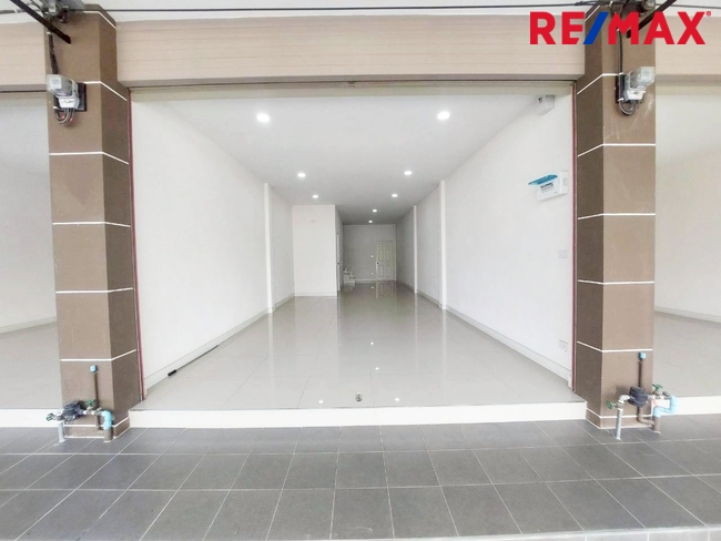 ขายตึกแถว 2 ชั้น เมืองนครปฐม ใกล้สำนักงานประกันสังคม สภาพใหม่