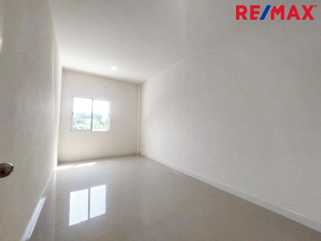 ขายตึกแถว 2 ชั้น เมืองนครปฐม ใกล้สำนักงานประกันสังคม สภาพใหม่