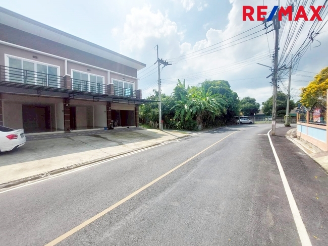 ขายตึกแถว 2 ชั้น เมืองนครปฐม ใกล้สำนักงานประกันสังคม สภาพใหม่