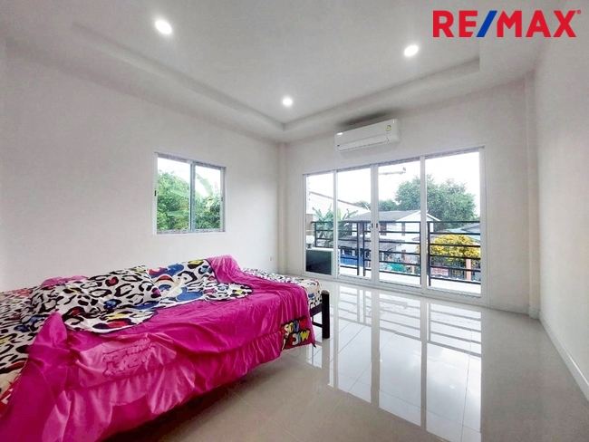 ขายตึกแถว 2 ชั้น เมืองนครปฐม ใกล้สำนักงานประกันสังคม สภาพใหม่