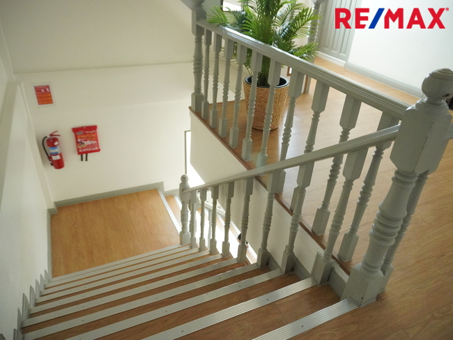 [PREMIUM SALE] ขายอาคารพาณิชย์ 6 คูหา 329 ตร.ว. ติดถนนศรีนครินทร์ / 6-Unit Commercial Building | 329 Sq. Wah | Srinakarin Main Road