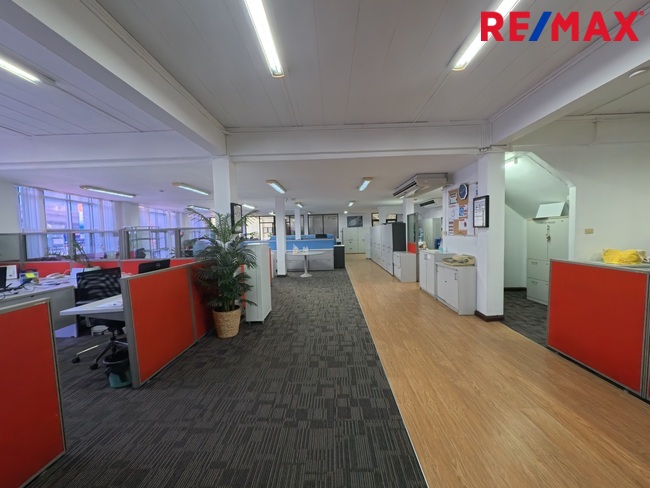 [PREMIUM SALE] ขายอาคารพาณิชย์ 6 คูหา 329 ตร.ว. ติดถนนศรีนครินทร์ / 6-Unit Commercial Building | 329 Sq. Wah | Srinakarin Main Road