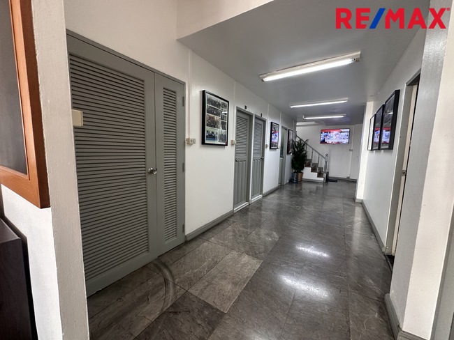 [PREMIUM SALE] ขายอาคารพาณิชย์ 6 คูหา 329 ตร.ว. ติดถนนศรีนครินทร์ / 6-Unit Commercial Building | 329 Sq. Wah | Srinakarin Main Road