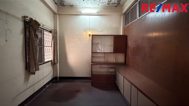 ขายบ้านพระราม3 เป็นตึกแถว3ชั้น ซอยสาธุประดิษฐ์15 แยก6 ใกล้เซ็นทรัล พระราม 3 เพียง 5 นาที