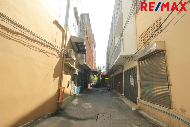 อาคารพาณิชย์สุขสวัสดิ์ บางปะแก้วดาวคะนอง ใกล้ถนนใหญ่เดินเข้าออกได้ รถไฟฟ้าบางปะแก้ว 3ชั้น 16วา รูปที่ดินถุงเงินถุงทอง อยู่อาศัย โกดังเก็บของ