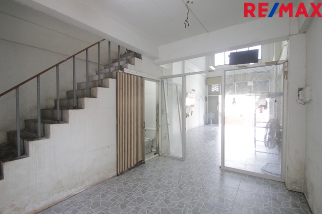 อาคารพาณิชย์สุขสวัสดิ์ ประชาอุทิศ สุขนิเวศน์2 ทำเลค้าขาย เปิดสำนักงาน ริมถนนเมนหน้าโครงการก่อนเข้าหมู่บ้าน ห้องริมระหว่างตึก ใกล้บิ๊กซีสุขสวัสดิ์ สะพานภูมิพล1-2