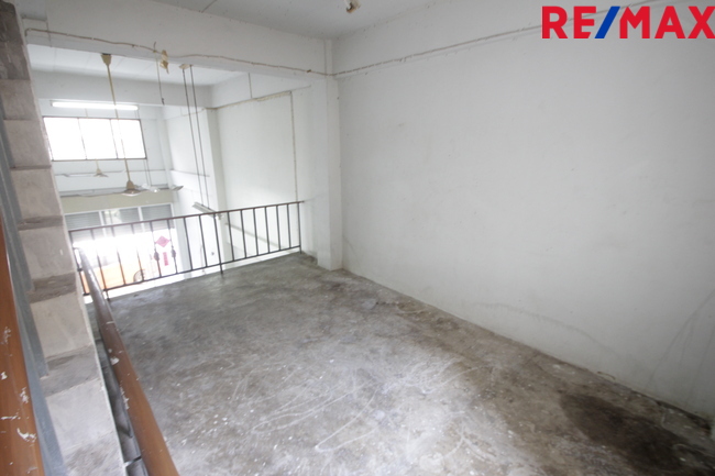 อาคารพาณิชย์สุขสวัสดิ์ ประชาอุทิศ สุขนิเวศน์2 ทำเลค้าขาย เปิดสำนักงาน ริมถนนเมนหน้าโครงการก่อนเข้าหมู่บ้าน ห้องริมระหว่างตึก ใกล้บิ๊กซีสุขสวัสดิ์ สะพานภูมิพล1-2