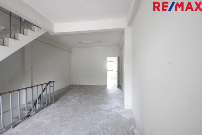 อาคารพาณิชย์สุขสวัสดิ์ ประชาอุทิศ สุขนิเวศน์2 ทำเลค้าขาย เปิดสำนักงาน ริมถนนเมนหน้าโครงการก่อนเข้าหมู่บ้าน ห้องริมระหว่างตึก ใกล้บิ๊กซีสุขสวัสดิ์ สะพานภูมิพล1-2