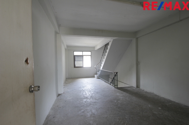 อาคารพาณิชย์สุขสวัสดิ์ ประชาอุทิศ สุขนิเวศน์2 ทำเลค้าขาย เปิดสำนักงาน ริมถนนเมนหน้าโครงการก่อนเข้าหมู่บ้าน ห้องริมระหว่างตึก ใกล้บิ๊กซีสุขสวัสดิ์ สะพานภูมิพล1-2