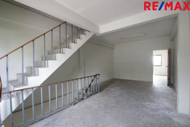 อาคารพาณิชย์สุขสวัสดิ์ ประชาอุทิศ สุขนิเวศน์2 ทำเลค้าขาย เปิดสำนักงาน ริมถนนเมนหน้าโครงการก่อนเข้าหมู่บ้าน ห้องริมระหว่างตึก ใกล้บิ๊กซีสุขสวัสดิ์ สะพานภูมิพล1-2