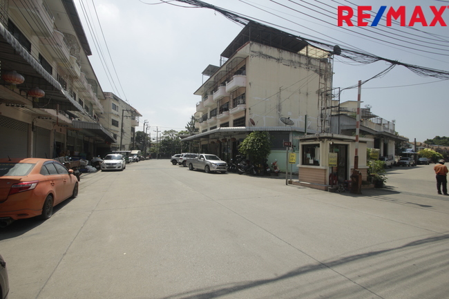 อาคารพาณิชย์สุขสวัสดิ์ ประชาอุทิศ สุขนิเวศน์2 ทำเลค้าขาย เปิดสำนักงาน ริมถนนเมนหน้าโครงการก่อนเข้าหมู่บ้าน ห้องริมระหว่างตึก ใกล้บิ๊กซีสุขสวัสดิ์ สะพานภูมิพล1-2