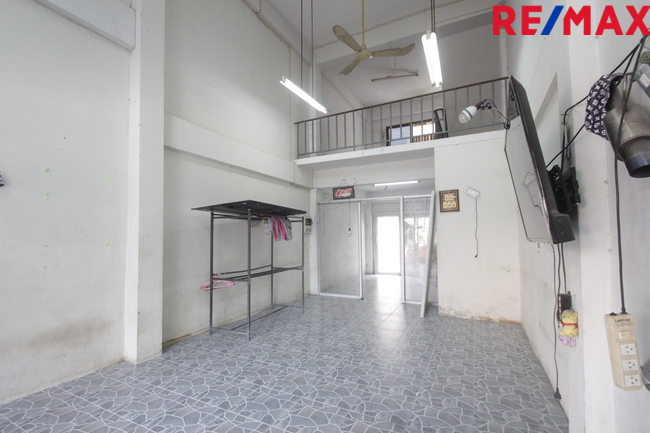 อาคารพาณิชย์สุขสวัสดิ์ ประชาอุทิศ สุขนิเวศน์2 ทำเลค้าขาย เปิดสำนักงาน ริมถนนเมนหน้าโครงการก่อนเข้าหมู่บ้าน ห้องริมระหว่างตึก ใกล้บิ๊กซีสุขสวัสดิ์ สะพานภูมิพล1-2