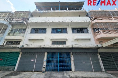 ขายอาคารพาณิชย์ 3.5 ชั้น 3 คูหา พระราม 2 ซอยสะแกงาม 35/3 พื้นที่ใหญ่ เหมาะทำธุรกิจ