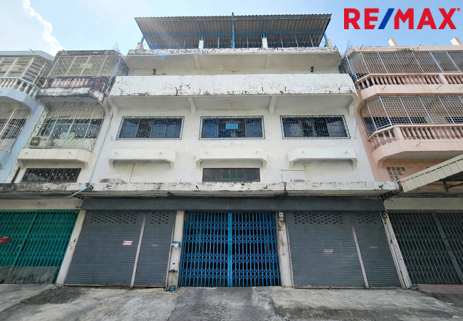 ขายอาคารพาณิชย์ 3.5 ชั้น 3 คูหา พระราม 2 ซอยสะแกงาม 35/3 พื้นที่ใหญ่ เหมาะทำธุรกิจ